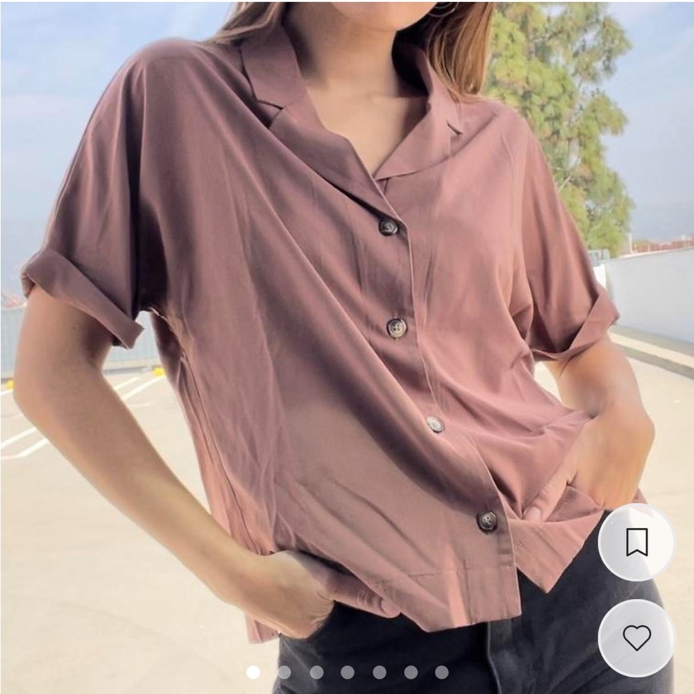 SOLD Mod Red Common Market All:row brand new women’s collard button blouse.